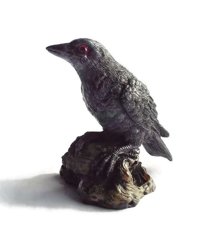 Small Raven Figurine Looking Right